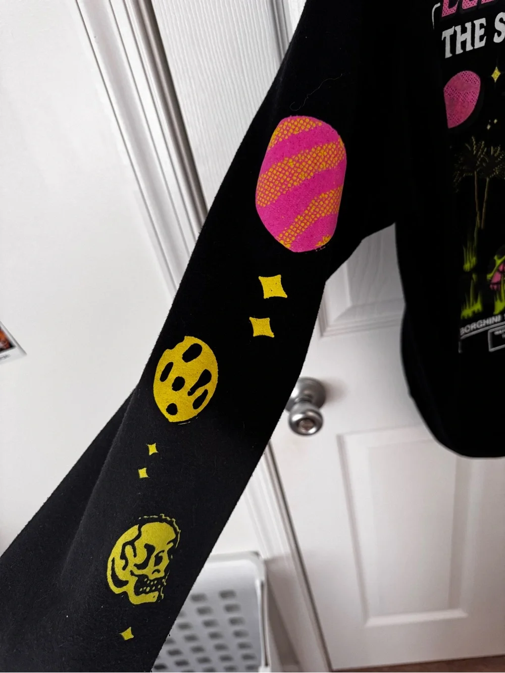 Samborghini - Elevate Above The Snakes Graphic Hoodie - S - Picture 4 of 5